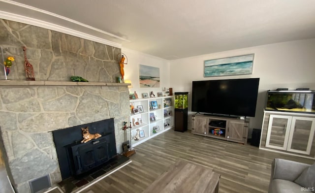 living room featuring wood finished floors