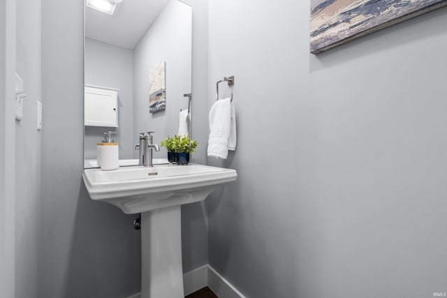 bathroom with baseboards