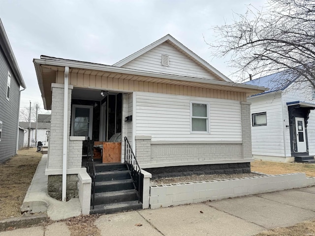 bungalow featuring entry steps