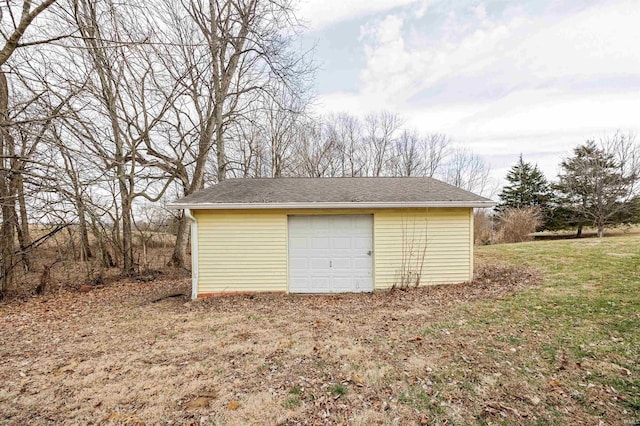 view of detached garage