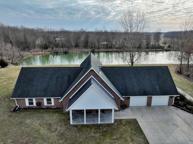 bird's eye view featuring a water view