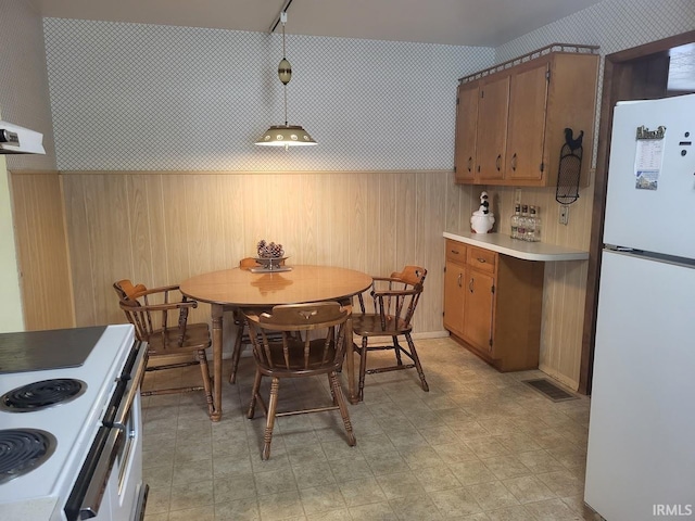 dining area featuring visible vents