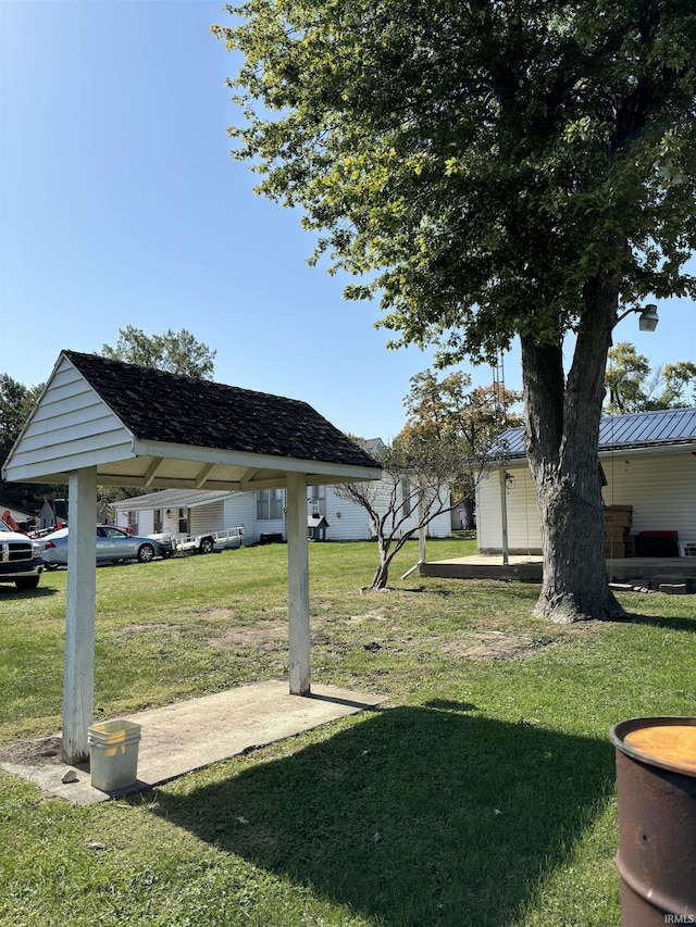 view of yard featuring a carport