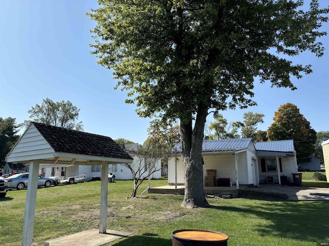 view of yard with a patio