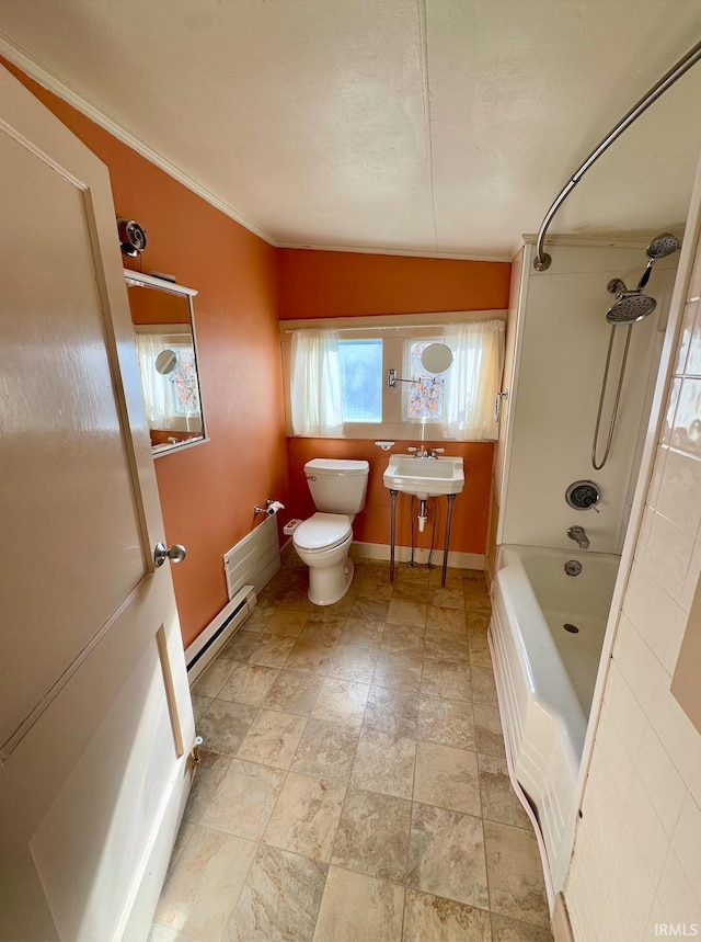 full bathroom featuring shower / bathtub combination, toilet, a baseboard heating unit, a sink, and baseboards