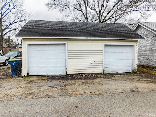 view of detached garage