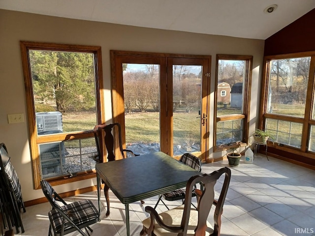 sunroom with vaulted ceiling