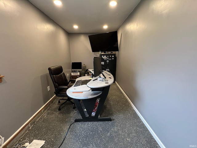 office area featuring recessed lighting and baseboards