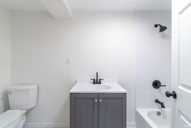 full bathroom with baseboards, shower / tub combination, vanity, and toilet