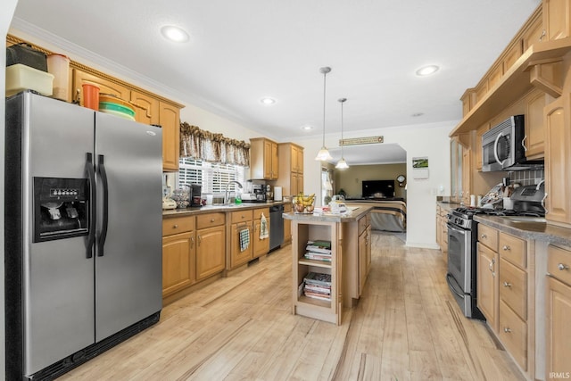 kitchen featuring light wood-style flooring, stainless steel appliances, a sink, open shelves, and crown molding