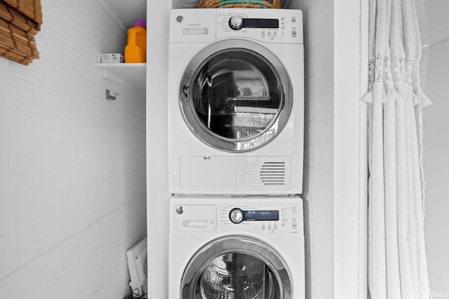 11791 W Pirates Roost Rd, Monticello, IN 47960 - washroom with laundry area and stacked washing maching and dryer