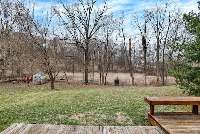 904 S Deer Run, Ellettsville, IN 47429 - view of yard featuring an outdoor structure and a storage unit
