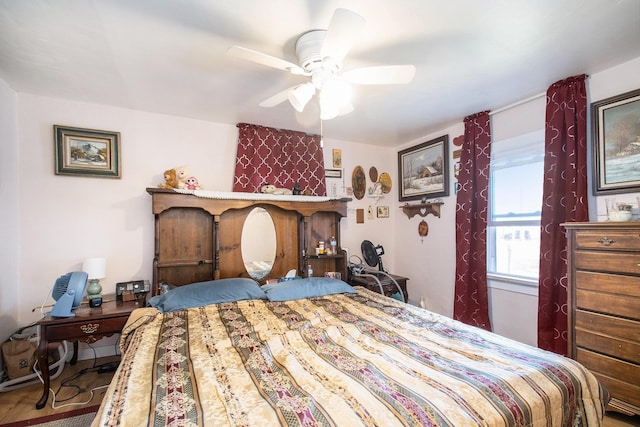 bedroom featuring a ceiling fan