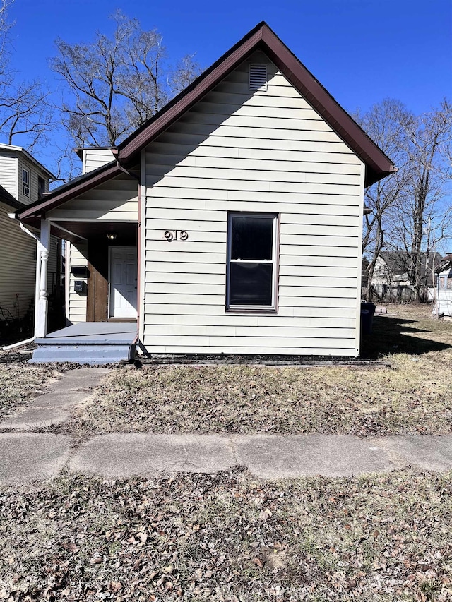 exterior space featuring a porch