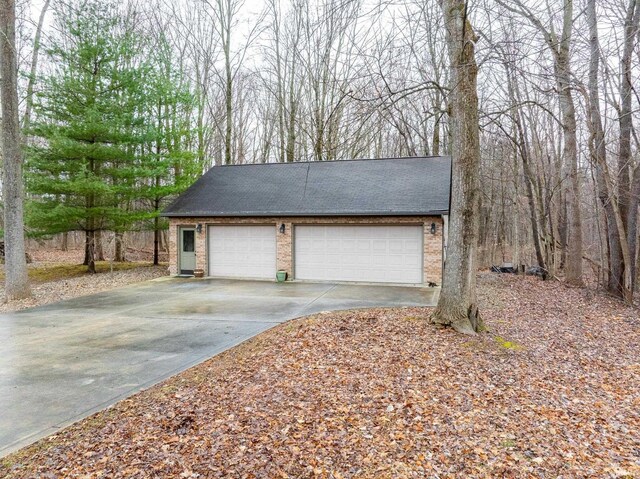 view of detached garage