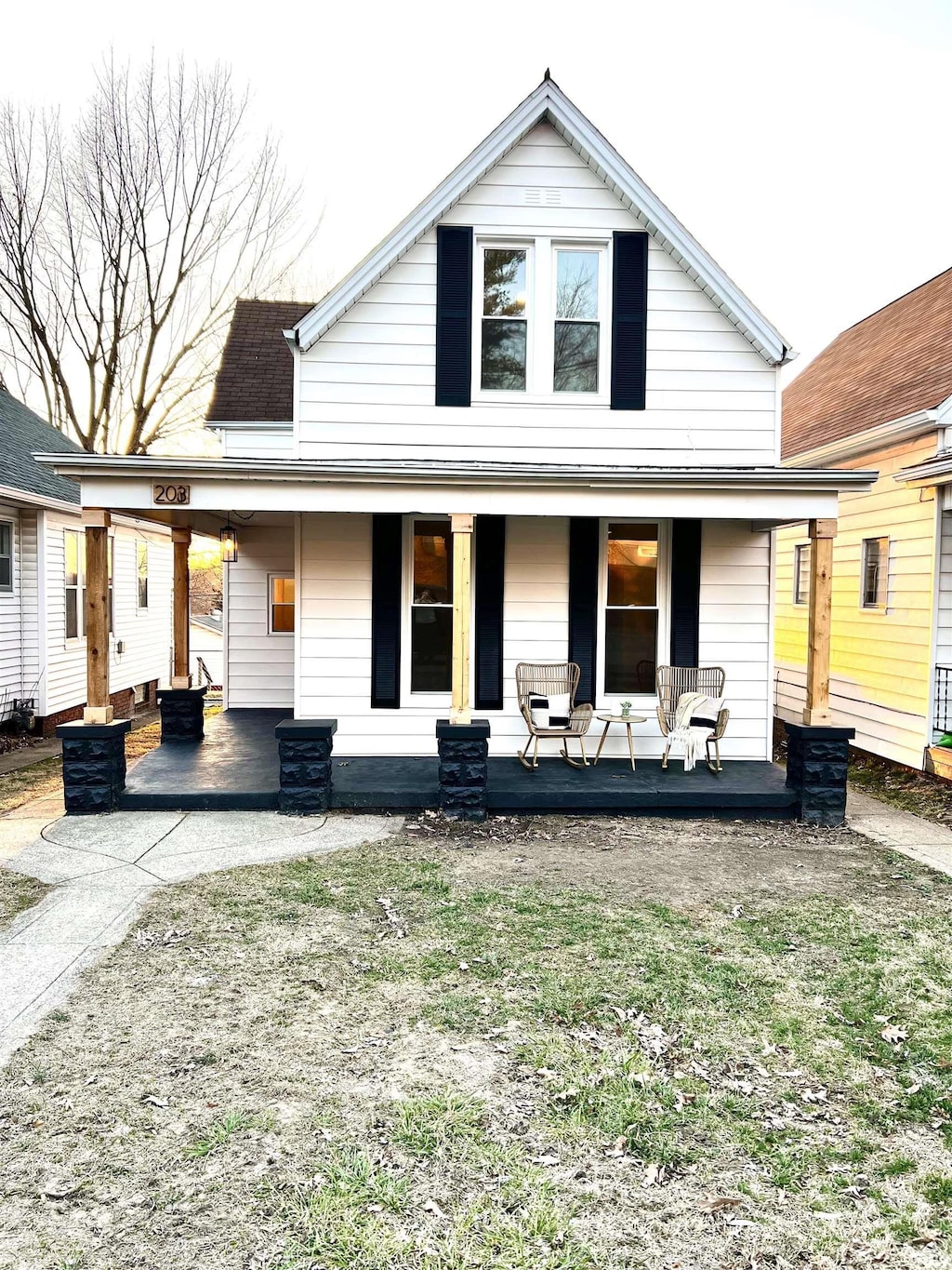 view of front of property with a porch
