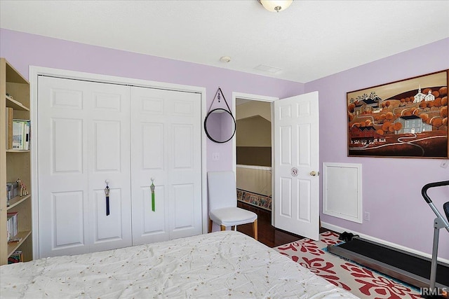 bedroom with a closet