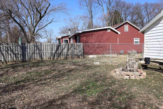 view of yard featuring fence