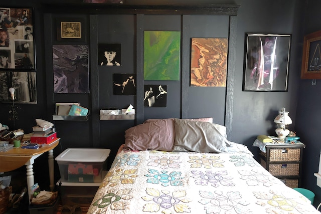 bedroom featuring a closet