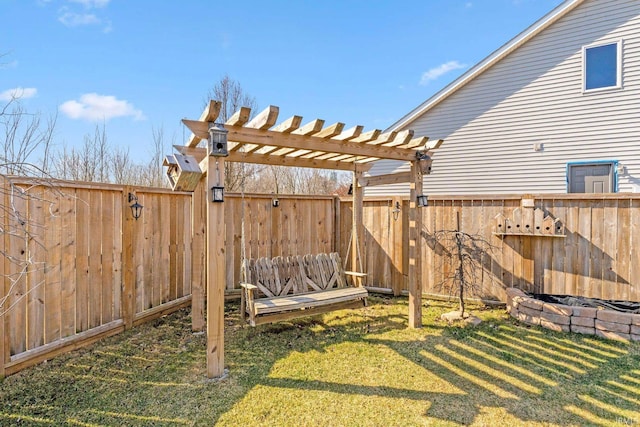 view of yard featuring a fenced backyard and a pergola