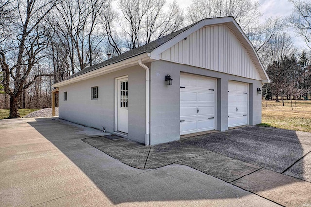 view of detached garage