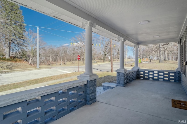 view of patio / terrace with covered porch