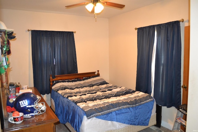 bedroom with ceiling fan