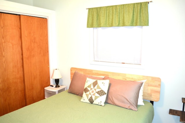 bedroom featuring a closet