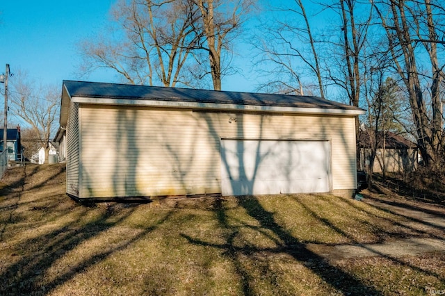 view of outdoor structure with an outdoor structure