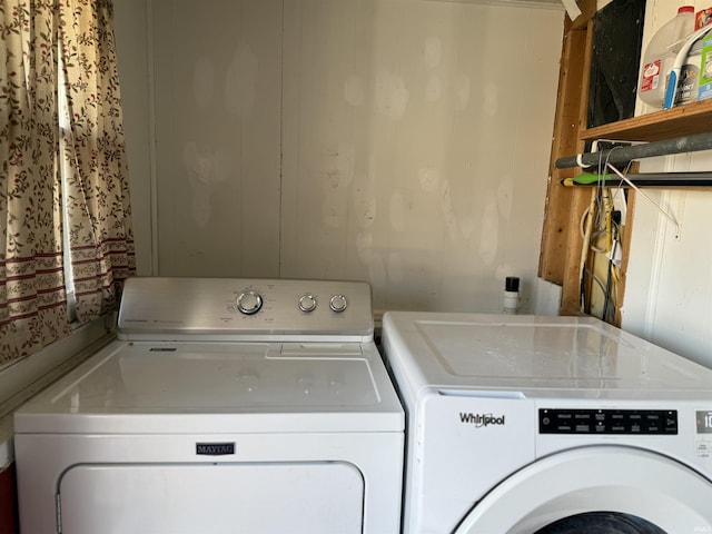 laundry room featuring independent washer and dryer