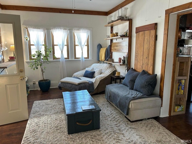 living area with dark wood-type flooring and ceiling fan