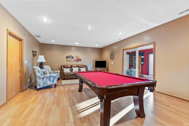 rec room featuring visible vents, recessed lighting, pool table, and light wood-style floors