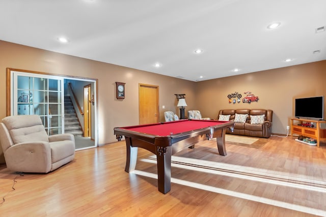 recreation room with recessed lighting, light wood-style flooring, billiards, and visible vents