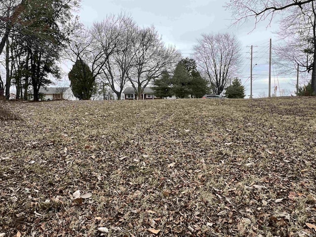 Listing photo 2 for 4700 Kratzville Rd, Evansville IN 47710