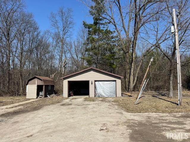 detached garage with driveway