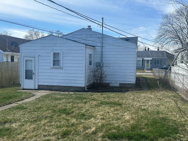 1130 N Lindsay St, Kokomo, IN 46902 - back of house with a yard and fence