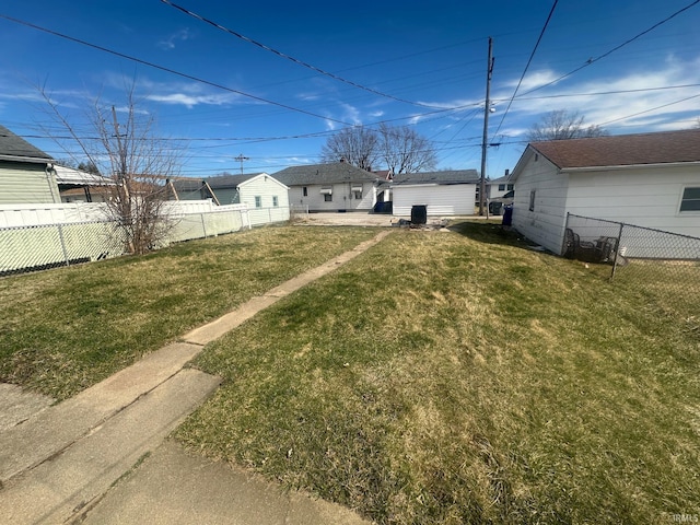 1130 N Lindsay St, Kokomo, IN 46902 - view of yard with fence