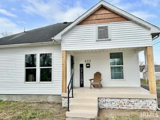 view of front of house featuring covered porch