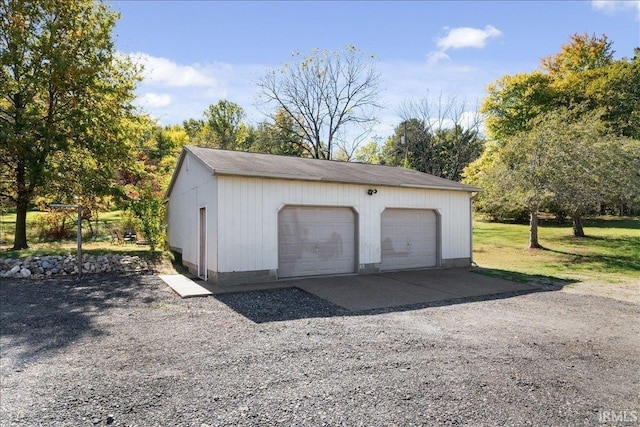 view of detached garage