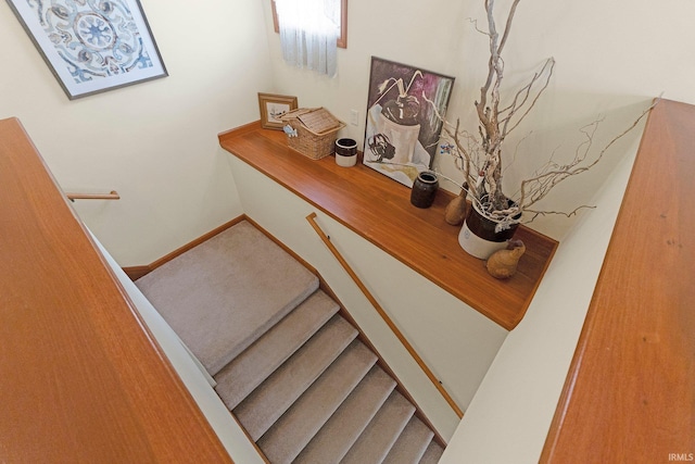 5540 N Willow Ave, Columbia City, IN 46725 - staircase with baseboards