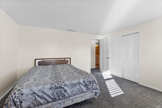 3323 Kiowa Ct, Fort Wayne, IN 46815 - carpeted bedroom featuring baseboards, visible vents, and a closet