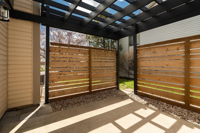526 Cambridge Dr, Kokomo, IN 46902 - view of patio