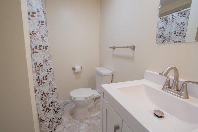 5793 E Pierce Rd, Monticello, IN 47960 - bathroom with curtained shower, vanity, and toilet