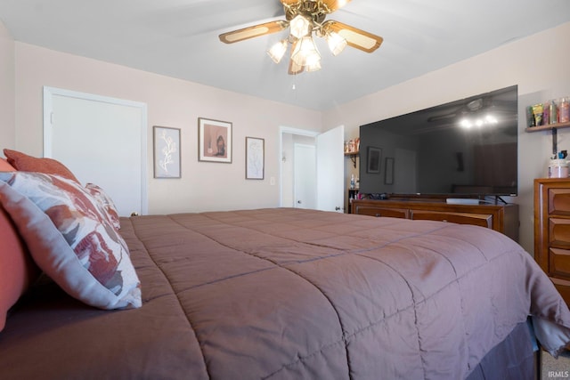 bedroom with a ceiling fan