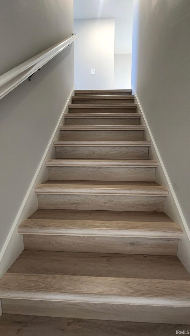1332 Pueblo Trl, Fort Wayne, IN 46845 - view of staircase