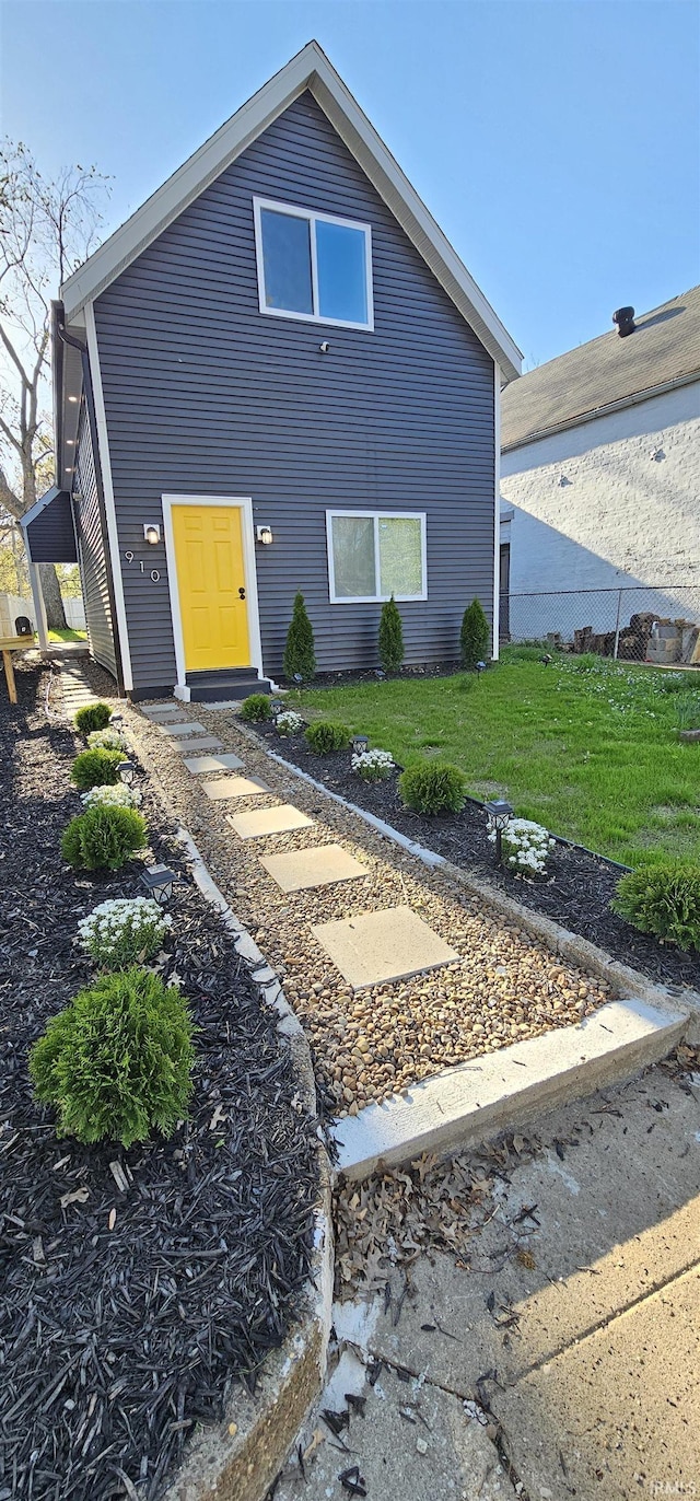 910 Harriet St, Evansville, IN 47710 - exterior space featuring a yard