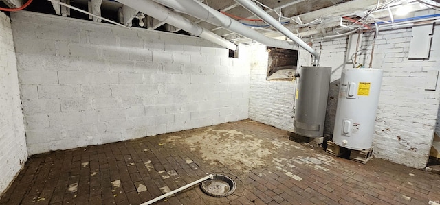910 Harriet St, Evansville, IN 47710 - unfinished below grade area featuring water heater