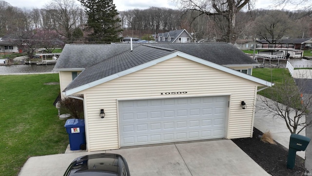10509 N Lakeview Dr, Monticello, IN 47960 - garage with a water view