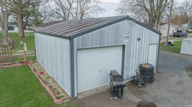 view of detached garage