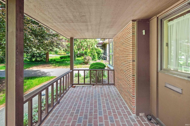 1618 Forest Park Blvd, Fort Wayne, IN 46805 - view of porch
